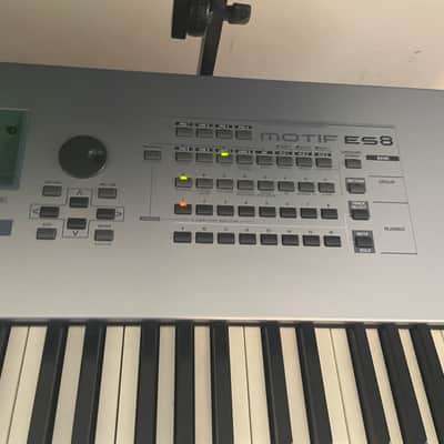 Yamaha Motif ES 8 Production Synthesizer 2000s - Gray image 8