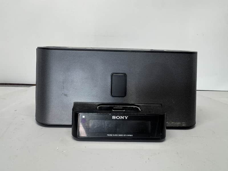 Sony ICF-C1iPMK2 Clock Radio iPod iPhone 30-Pin Dock AM FM Shelf Stereo image 1