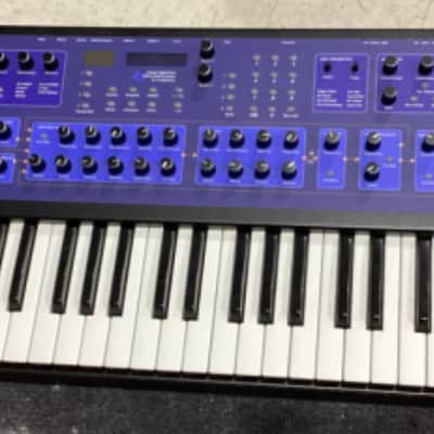 Dave Smith Instruments Poly Evolver 61-Key 4-Voice Polyphonic Synthesizer 2005 - 2011 - Blue with Wood Sides
