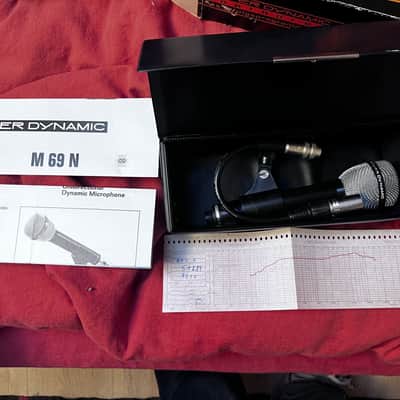 Beyerdynamic M 69 N (C) Vintage Dynamic Microphone Matched Pair NOS with Boxes & Frequency Charts image 3