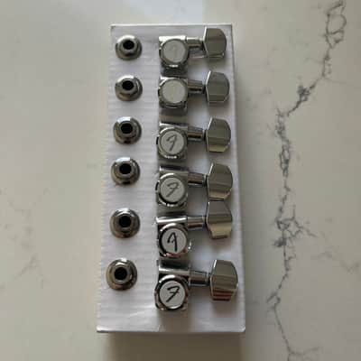 Fender Staggered Locking Tuners - Mint! image 2