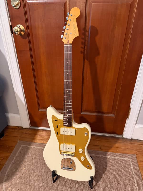 Squier J Mascis Jazzmaster with Laurel Fretboard 2018 - Present - Vintage White image 1