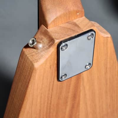 Vintage Strings Flying V - Soild Mahogany 2020's - Natural Matt image 9