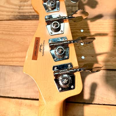 Squier Classic Vibe '60s Precision Bass, 3-Tone Sunburst image 7