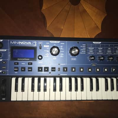 Novation MiniNova 37-Key 18-Voice Synthesizer 2012 - Present - Blue