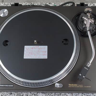 Technics SL-1200MK4 Black direct drive turntable in Very Good Condition image 13