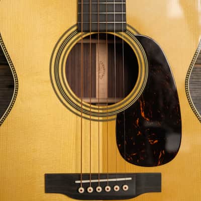 Used Martin Custom Shop 00-28 w/OHSC image 3