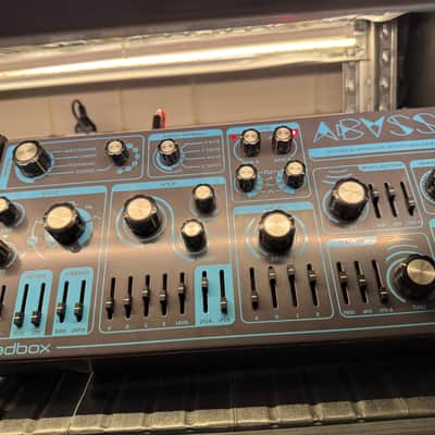 Dreadbox Abyss 4-Voice Analog Synthesizer 2010s - Black/Blue image 3
