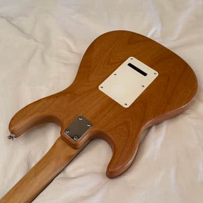 Carvin Bolt SSS Tremolo  - Custom Shop Strat Killer - Made in USA - Natural Alder - Free Pro Setup image 12