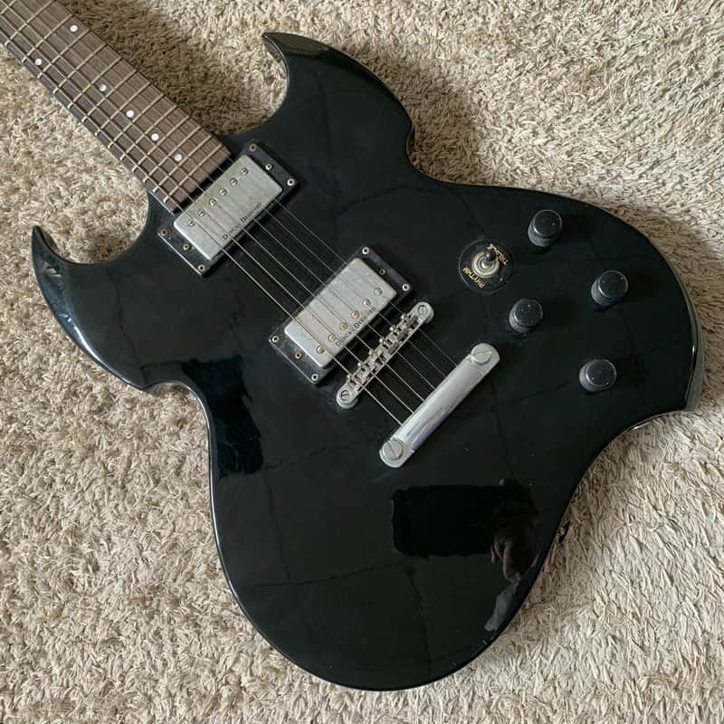 Samick Black Electric Guitar, Basswood Body, Maple Neck, 22 Frets Rosewood Fingerboard image 1