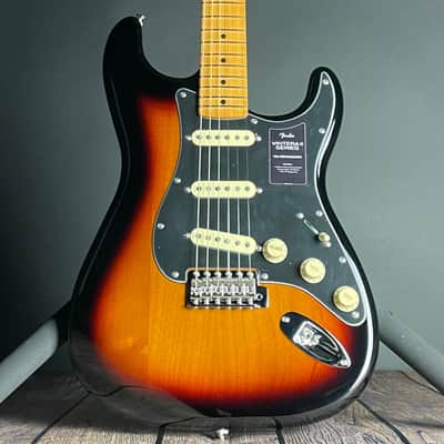 Fender Vintera II '70s Stratocaster, Maple Fingerboard- 3-Color Sunburst (MX23078543) image 1