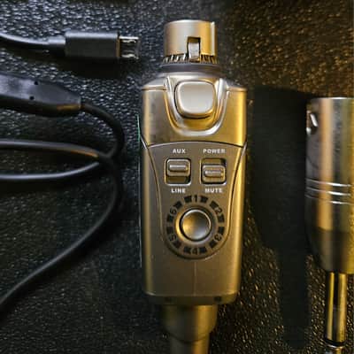 Xvive U4 Wireless In-Ear Monitor System 2019 - 2020 Black image 3