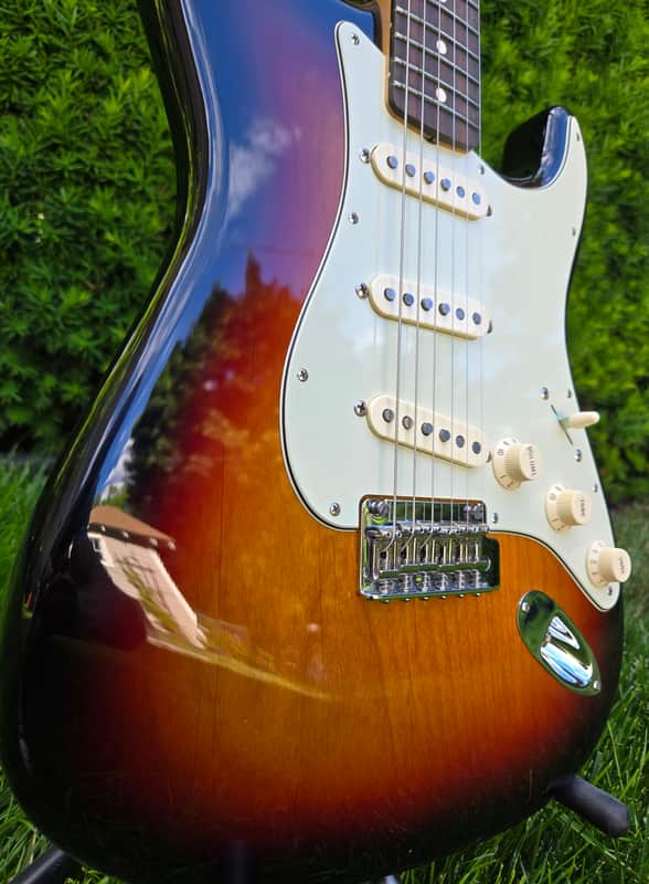 Fender Classic Player 60s Stratocaster 2012 - Sunburst image 1