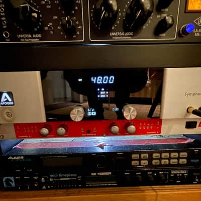 Apogee Symphony I/O 2010 - Silver 8x8 Analog 8x8 Digital image 1