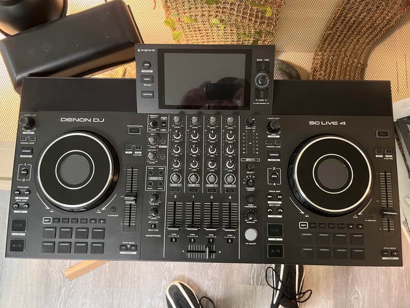 Denon SC LIVE 4 Standalone 4-Deck DJ System image 1