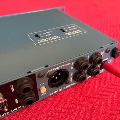 Radial SW8 MK2 8-Channel Passive Auto-Switcher + 2 Power Supplies ! image 12