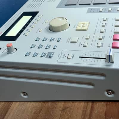 Akai MPC2000 MIDI Production Center - Grey 32MB RAM image 4