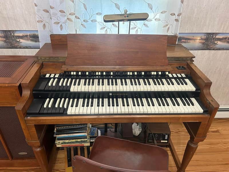 Hammond B-3 1969 - Walnut image 1