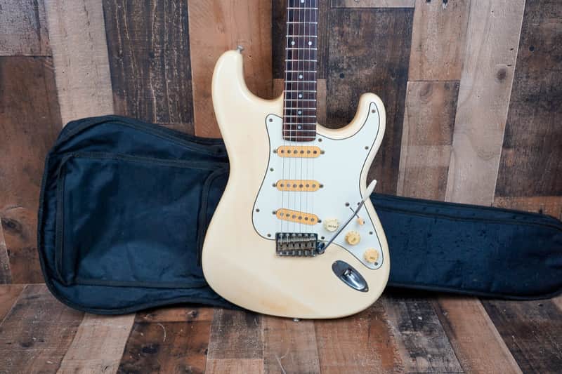 Fender ST-314 Medium Scale Stratocaster 1985 Vintage White | Reverb