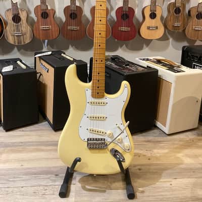 Fender Vintera II '70s Stratocaster with Maple Fretboard - Vintage White image 8