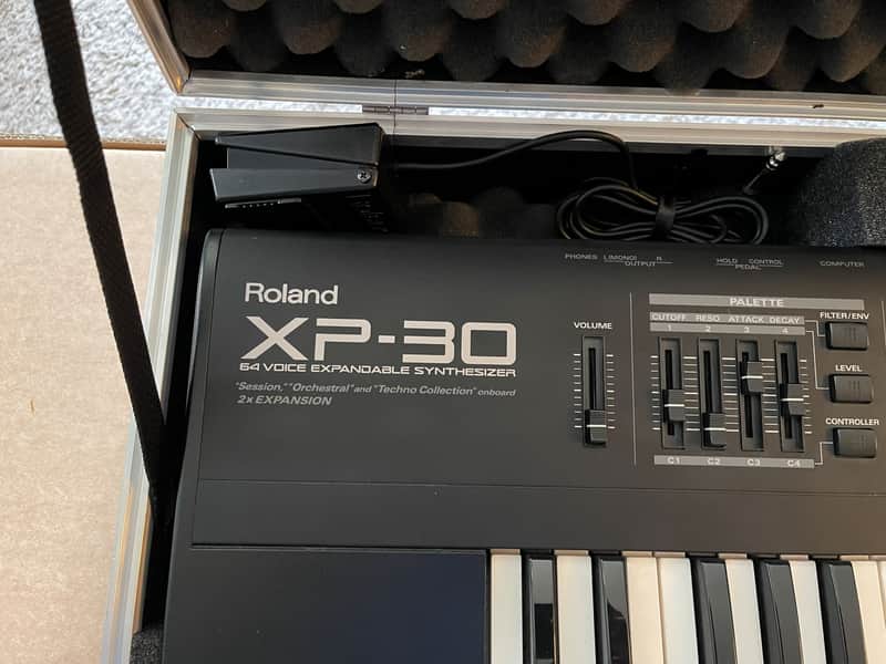 Roland XP-30 61-Key 64-Voice Expanded Synthesizer w/Road Case | Reverb