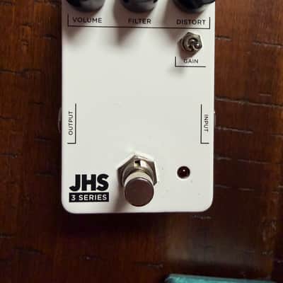JHS 3 Series Distortion 2020 - Present - White image 1