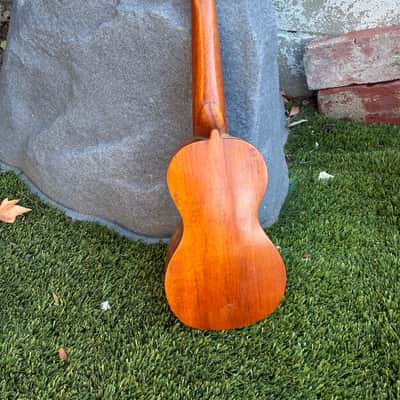 Leonardo Nunes Soprano ukulele 1900s - With original canvas case image 3