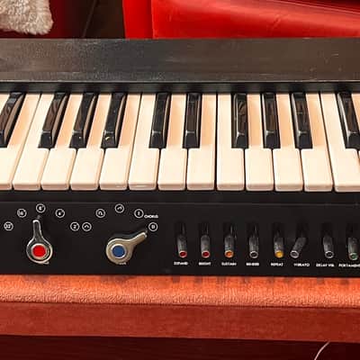 Korg  MiniKORG 700 37-Key Analog Synthesizer 1973 - 1974 - Wood
