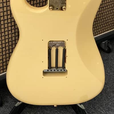 Fender Limited Edition American Professional Stratocaster 2018 - Vintage White/Gold Hardware image 4
