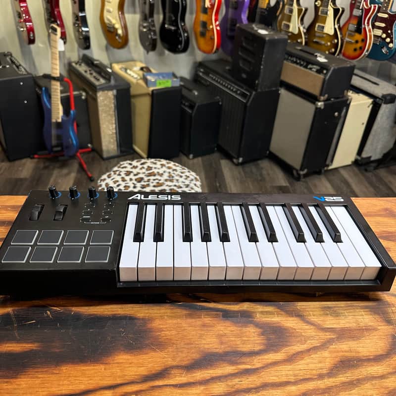 Alesis V25 25-key USB MIDI Controller with Beat Pads 2017 - 2022 - Black image 1