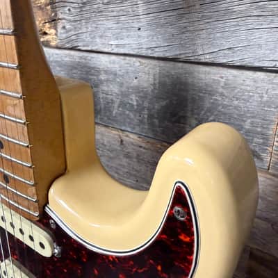 Fender American Standard Stratocaster 60th Anniversary Edition with Maple Fretboard 1996 - 1997 - Vintage White image 5