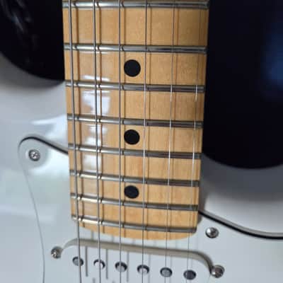 Fender Player Stratocaster with Maple Fretboard 2018 - 2024 - Polar White image 10