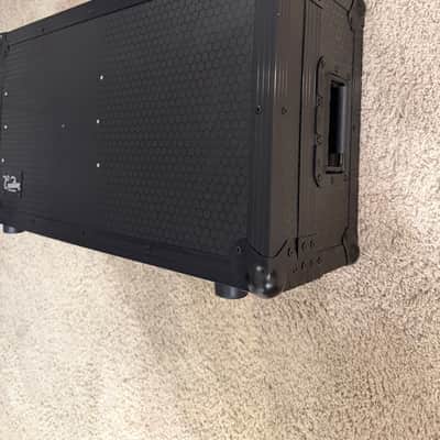 Creation Music Company Pedalboard (24x12.5) w/ Road Case image 11