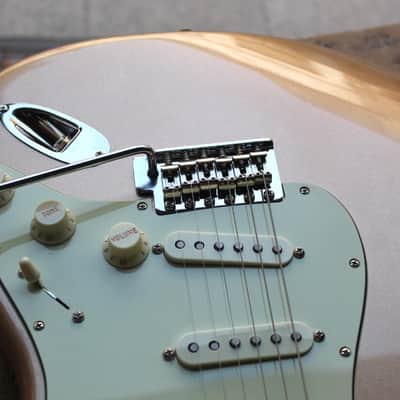 FENDER "American Professional Classic Stratocaster Fade Firemist Gold" GIGBAG, 3, 46 KG image 6