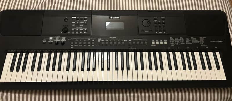 Yamaha PSR-EW410 76-Key Portable Keyboard 2018 - Present - Black image 1