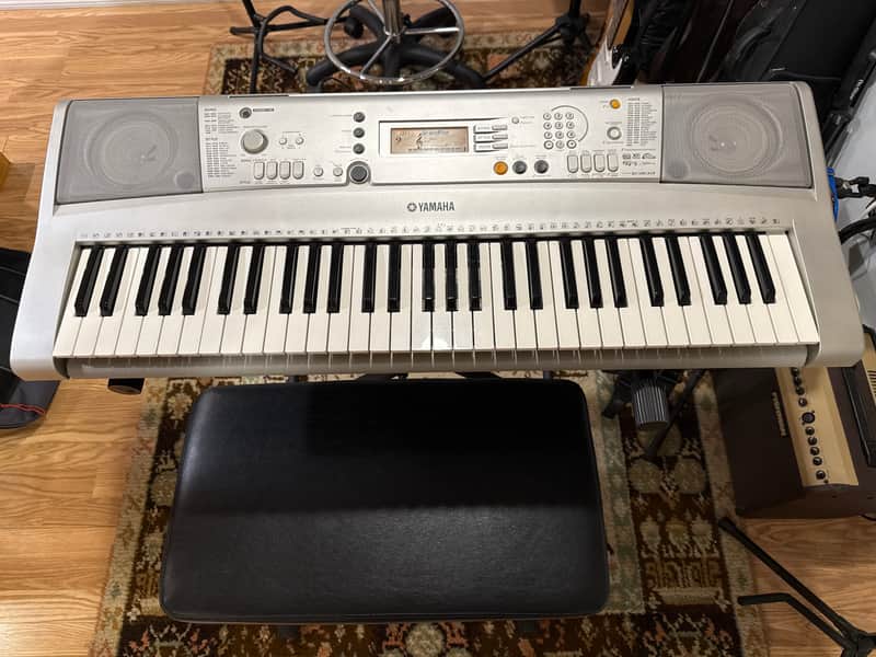 Early 2000s Yamaha PSR E303 61 Key image 1