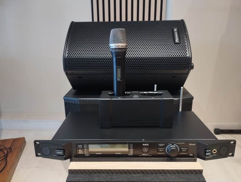 AKG - DSR800 image 1