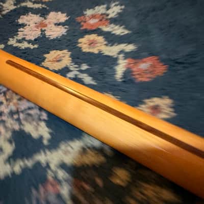 Squier 50's bass neck image 7