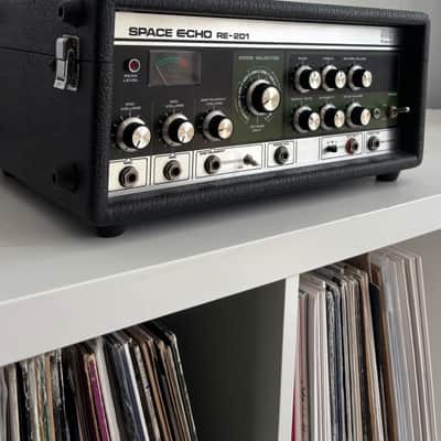 Roland RE-201 Space Echo Tape Delay / Reverb 1974 - 1988 - Black