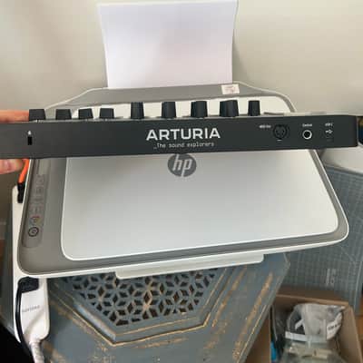 Arturia MiniLab MKIII 25-Key MIDI Controller 2022 - Present - Deep Black image 2