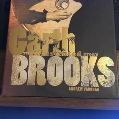 Garth Brooks The Illustrated Story by Andrew Vaughan HC DJ 2015 image 1
