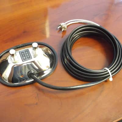 Fender 099-4051-000 Vintage 2-Button Vibrato/Reverb Footswitch Chrome