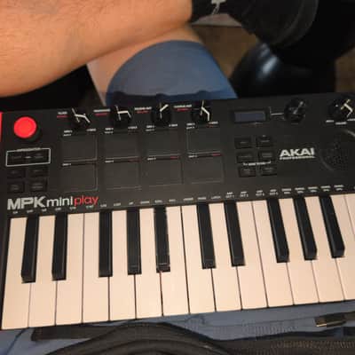 Akai Mpk mini play 2022 - Black and red