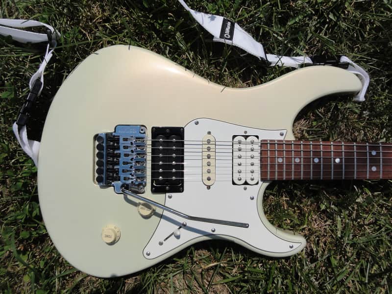 Yamaha Pacifica 921 1989 Cream/White Dimarzio Pickups Warmoth-made