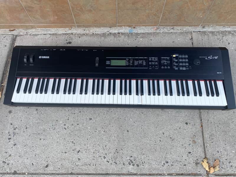 Yamaha S08 88 Key Synthesizer image 1