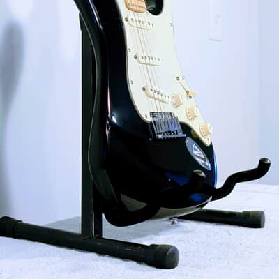 2002 Fender American Deluxe Stratocaster with Maple Fretboard - Montego Black image 10