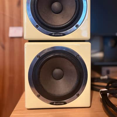 Avantone Pro Active MixCubes (Pair) 2011 - Present - Buttercream image 2