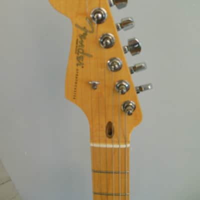 Fender American Standard Stratocaster, Left handed - 3-color Sunburst, Maple Fingerboard 2014 image 3