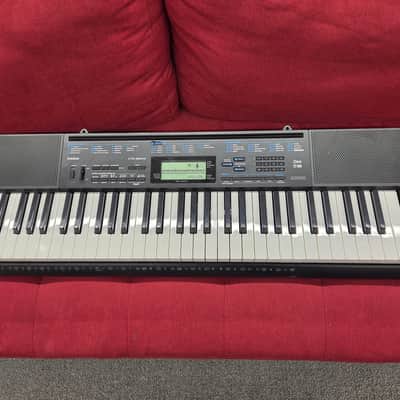Casio CTK-2300 61 note keyboard - Black image 2