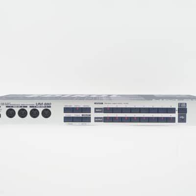 Edirol UM-880 Roland 8 IN / 8 OUT USB MIDI Interface Patcher 100-240V image 2